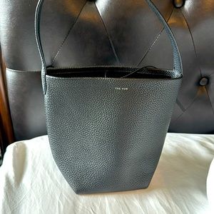 The row park tote small bag